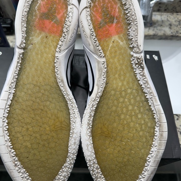 Men’s rare Nike Kobe Ad NXT size 15